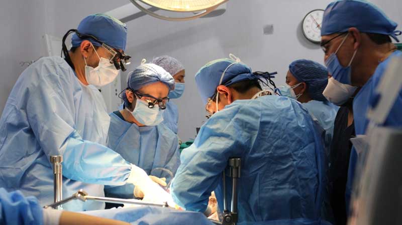 En agosto, el equipo del Hospital del IESS en Cuenca realizó el tercer trasplante multiorgánico del país. Foto: Cortesía Hospital José Carrasco Artega