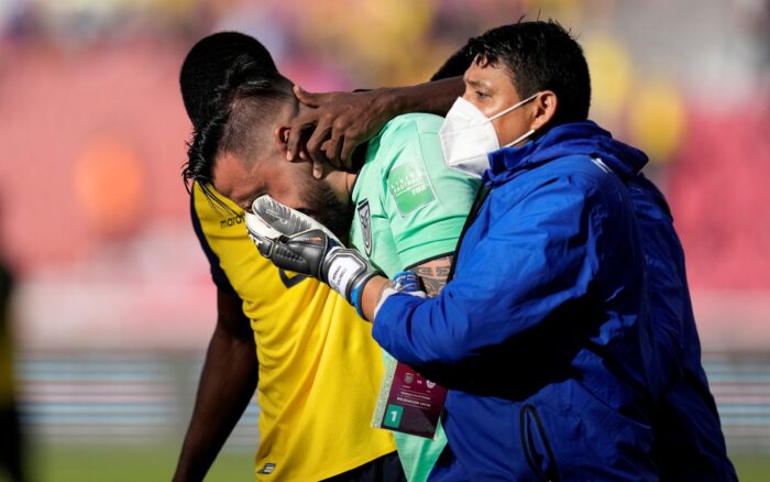 Hernán Galíndez salió de la cancha entre lágrimas. Foto: EFE