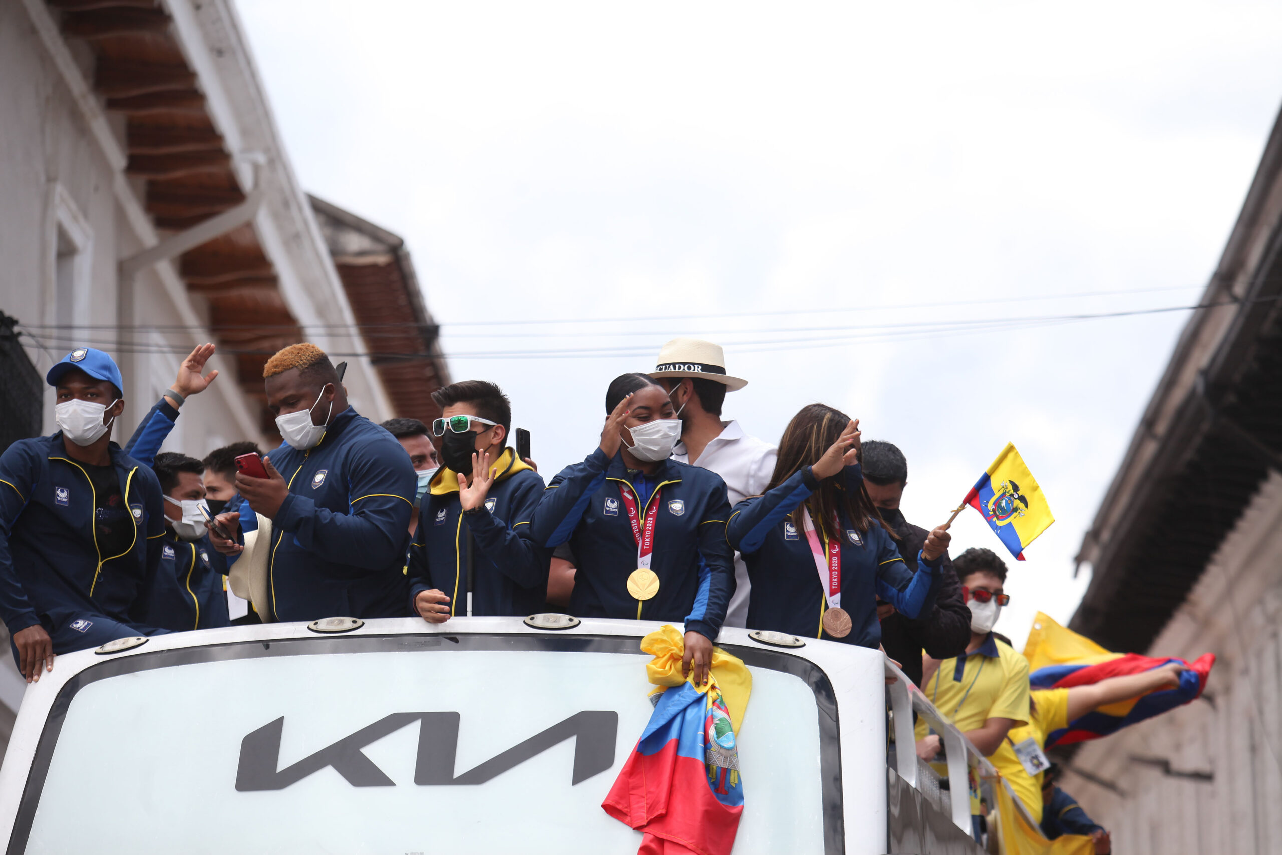 La delegación ecuatoriana de los Juegos Paralímpicos fue recibida con una caravana en Quito. Foto: Julio Estrella/El Comercio