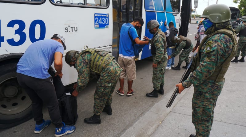 La Gobernación del Guayas indicó que los operativos son parte del plan de seguridad que tienen las autoridades para reducir las muertes violentas en Guayaquil. Foto: Cortesía