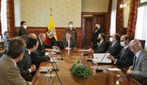 Reunión entre el presidente Guillermo Lasso y representantes de Acnur y OIM. Foto: Twitter @Presidencia_Ec