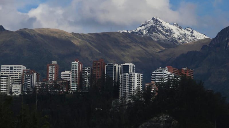 Para este 7 de septiembre del 2021 as condiciones climáticas en Quito cambiaron. En el norte, por ejemplo, hubo una fuerte presencia de sol durante la mañana. Foto: Diego Pallero / EL COMERCIO