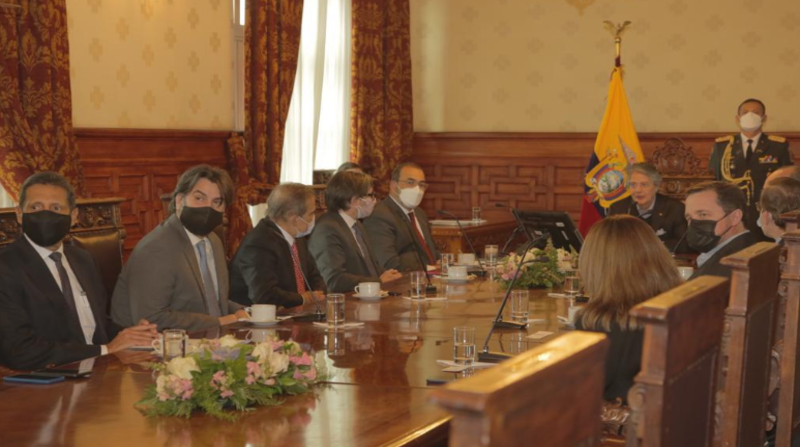 Sergio Díaz-Granados, mantuvo una reunión con el presidente Guillermo Lasso, con quien acordó trabajar en conjunto para el impulso y el crecimiento económico del país. Foto: Twitter de @AgendaCAF