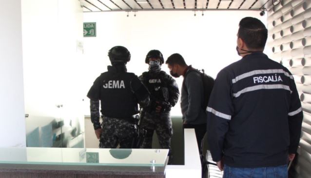 Hasta las 18:00 de este 2 de septiembre Jorge Yunda no se ha pronunciado acerca de los allanamientos en su entorno. Foto: @FiscaliaEcuador