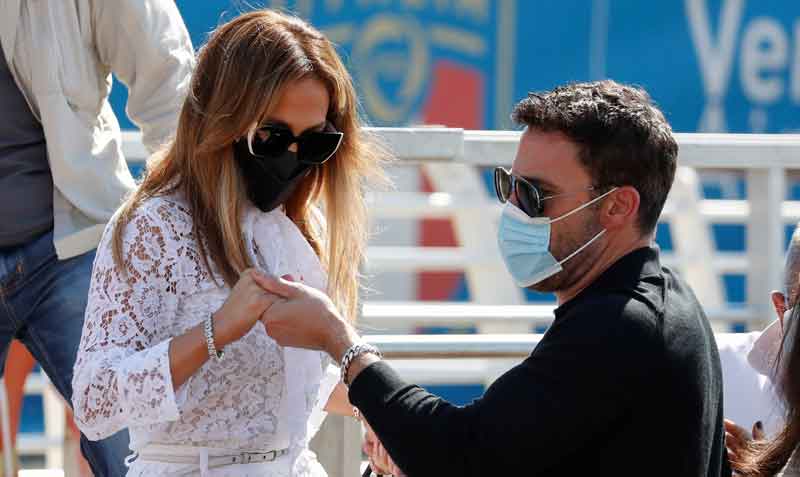 Ben Affleck y Jennifer Lopez llegaron este jueves 9 de septiembre del 2021 al Festival de Cine de Venecia. Foto: Reuters