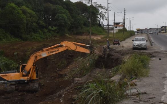 Durante los trabajos se han considerado realizar excavaciones profundas que provocarán movimientos en los terrenos aledaños. Foto: Cortesía Prefectura de Santo Domingo.
