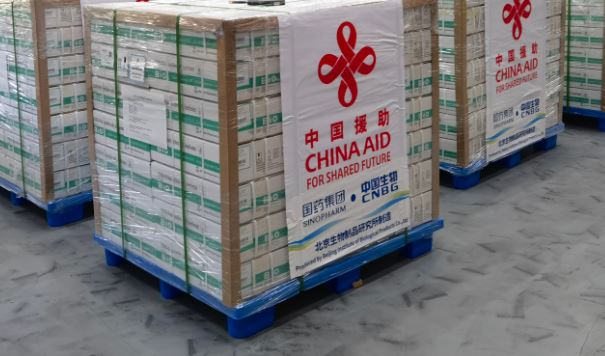 Las vacunas se distribuirán a trabajadores y soldados de las misiones de paz. Foto: Twitter @Chinamission2un