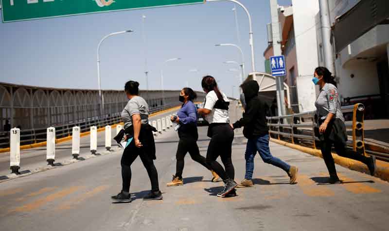 En el Gobierno de Donald Trump se permitía expulsar a los migrantes que llegan a la frontera, considerándolos una amenaza a la salud pública. Foto: Reuters
