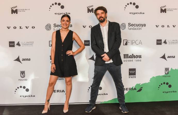 La actriz Paulina Gaitán junto a Mariano Baselga, cocreador de la serie durante la presentación en Iberseries Platino Industria. Fotos: Cortesía IPI