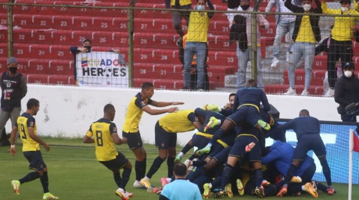 La Selección de Ecuador ganó 2 - 0 a Paraguay en el juegos por las Eliminatorias del Mundial de Qatar 2022. Foto: Vicente Costales / EL COMERCIO