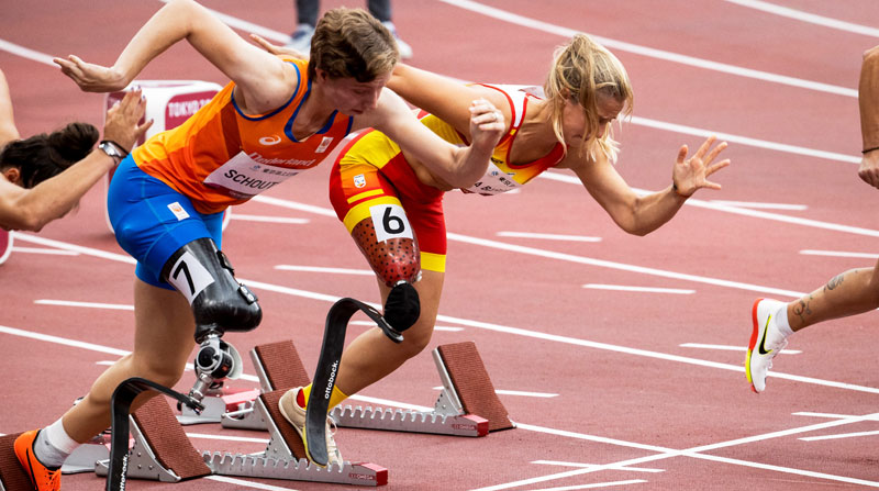 La española Desirée Vila durante su participación en la final de los 100 metros de la clase T63 de los Juegos Paralímpicos Tokio 2020. Foto: EFE