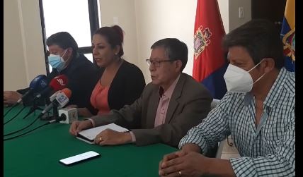 Rueda de prensa de dirigentes del transporte urbano de Quito el 26 de septiembre del 2021. Foto: Captura de pantalla