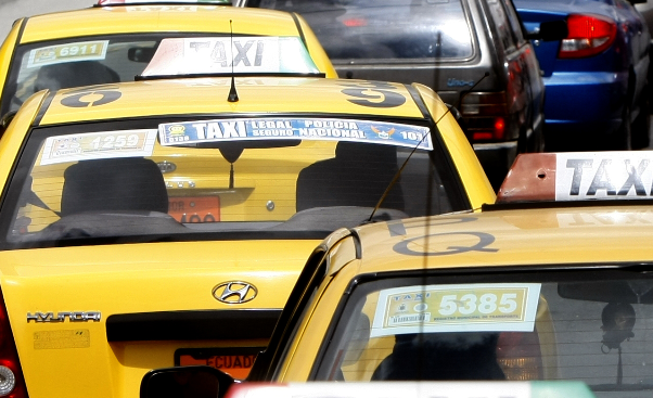 Imagen referencial. La AMT señaló que en el 2020 se terminó el proceso de regularización de taxis que comenzó en el 2017. Foto: Archivo / EL COMERCIO