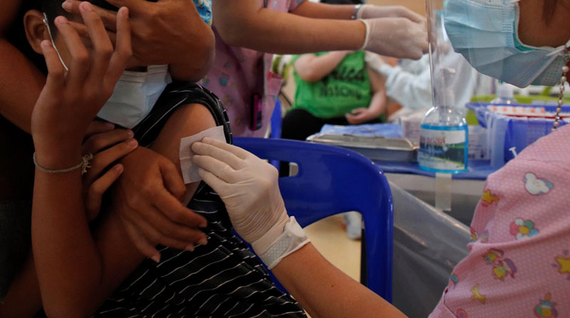 El Ministerio de Salud definió las estrategias para vacunar a los niños de 5 años en adelante. Foto: EFE