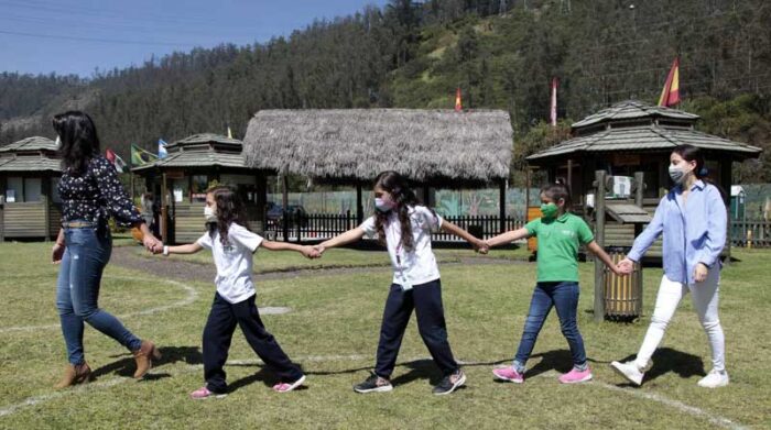 Con actividades lúdicas se trabaja en prevención de violencia contra las niñas en el Johannes Kepler, de Quito. Foto: Patricio Terán / EL COMERCIO