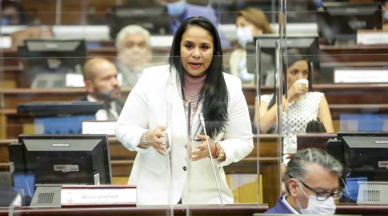 Con 131 votos a favor y una abstención, el Pleno destituyó a la segunda vicepresidenta de la Asamblea, Bella Jiménez. Foto: Cortesía