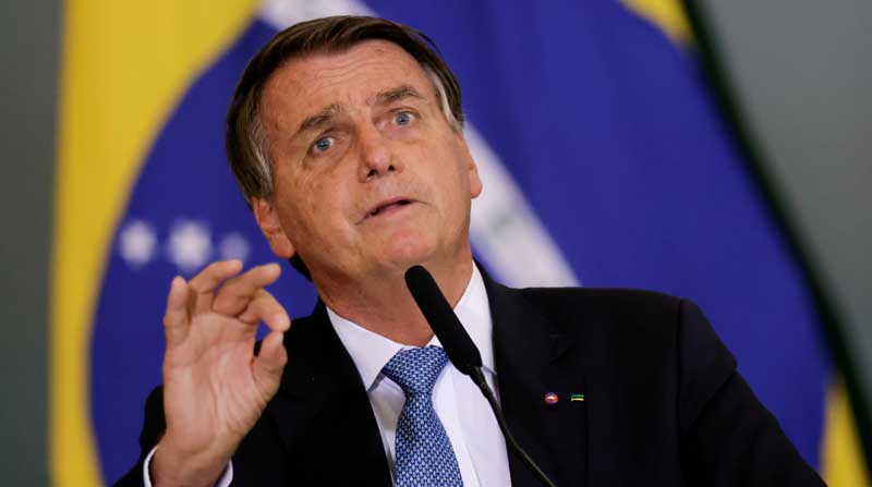 La declaración de Bolsonaro se da un día después de un durísimo informe presentado por una comisión del Senado sobre la pandemia en Brasil. Foto: REUTERS