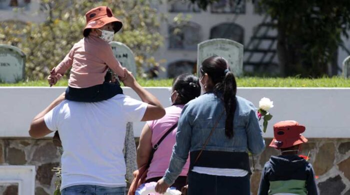 El Cementerio de San Diego, en el Centro, está listo para la llegada de los visitantes. Foto: Patricio Terán / EL COMERCIO