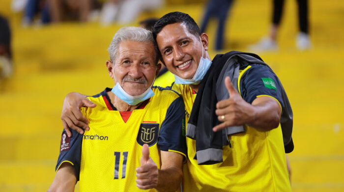 Los hinchas de Ecuador volvieron al estadio, este 7 de octubre del 2021, para alentar a la Tri ante Bolivia. Foto: EFE