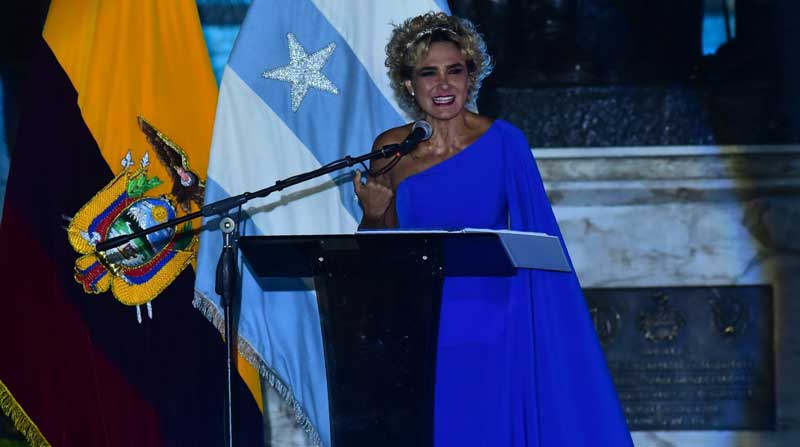 La alcaldesa de Guayaquil, Cynthia Viteri, el sábado 9 de octubre del 2021. Foto: Enrique Pesantes / EL COMERCIO