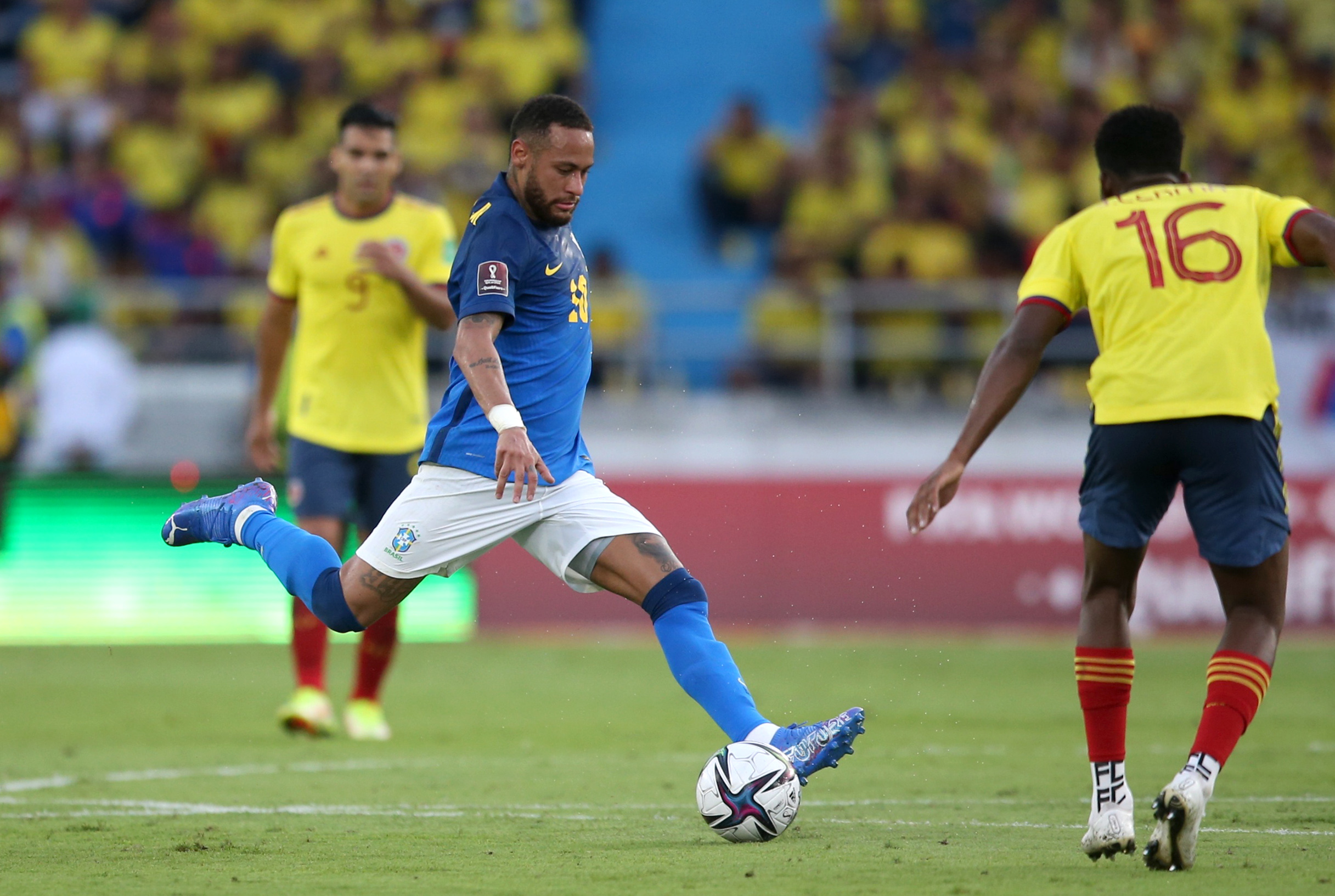 Neymar jugó con Brasil ante Colombia y se alista para medir a Uruguay. Foto: EFE
