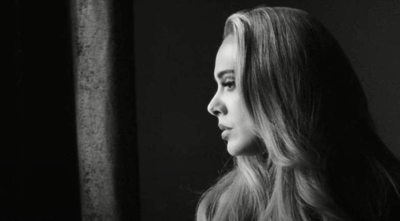 La cantante británica Adele lanzará su nuevo disco a mediados de noviembre. Foto: Captura YouTube