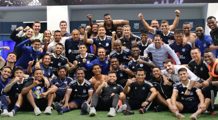 Jugadores del Emelec festejan un triunfo en el campeonato ecuatoriano. Foto: Twitter Emelec