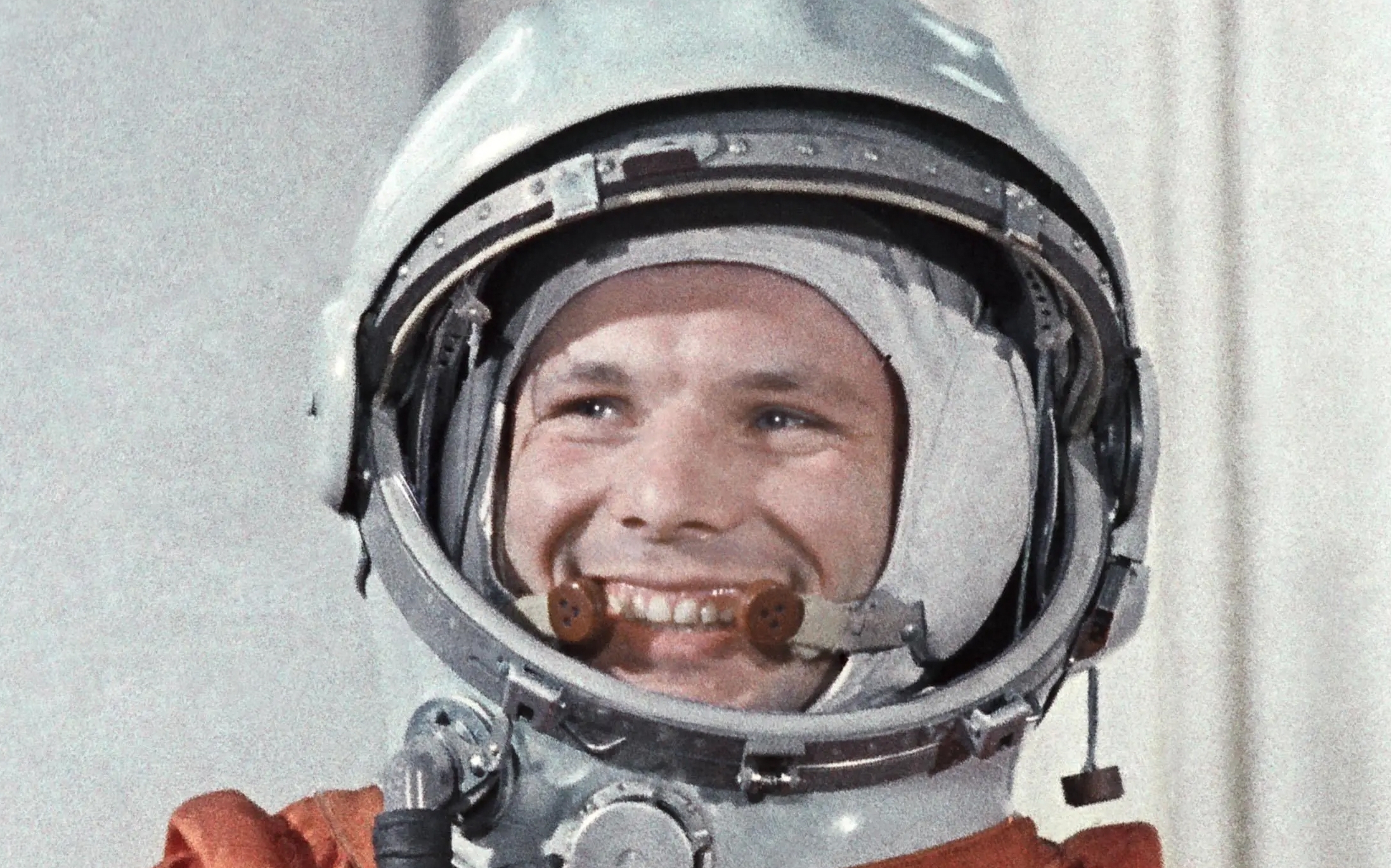 El ruso Yuri Gagarin fue el primer hombre en llegar al espacio. En 1963 estuvo en París, en las torres que llevaban su nombre. Foto: Internet