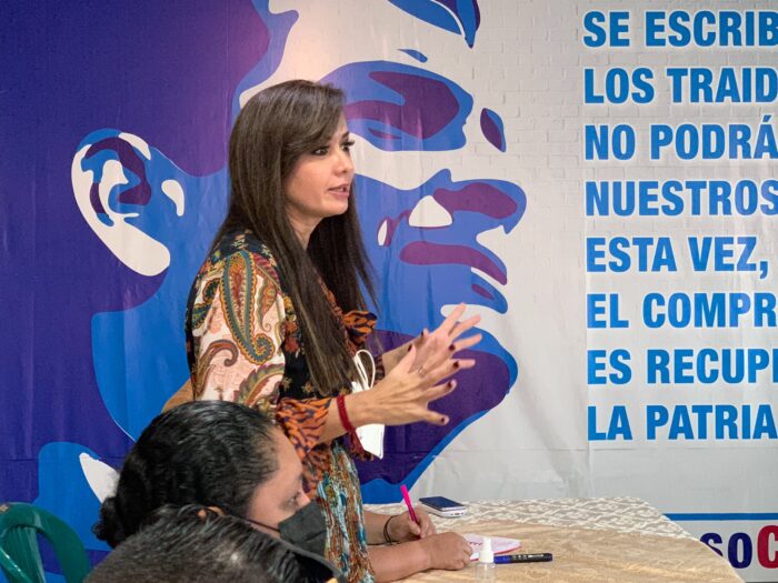 La presidenta de Revolución Ciudadana, Marcela Aguiñaga, instó al presidente Lasso a responder por temas importantes como la crisis carcelaria. Foto: Twitter Marcela Aguiñaga