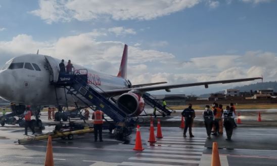 Autoridades nacionales y locales participaron en la reanudación de los vuelos de Avianca. Foto: Lineida Castillo / EL COMERCIO