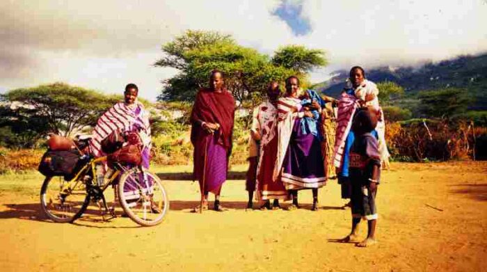Tanzania fue uno de los países donde Tirira pudo conocer más sobre las tradiciones de sus habitantes.  Foto: Cortesía Diego Tirira
