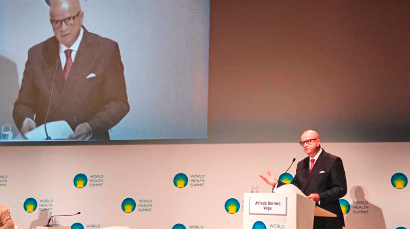 El vicepresidente Alfredo Borrero durante su ponencia en Alemania. Foto: Twitter @Vice_Ec