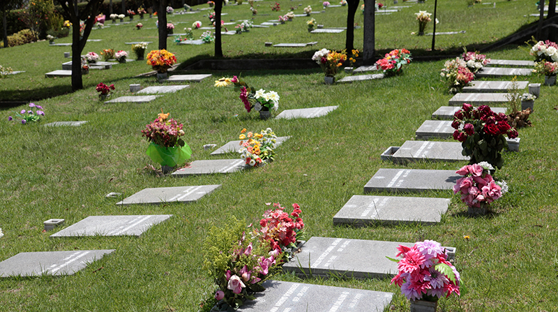 En los cementerios no estará permitido el consumo de alimentos y bebidas. Foto: Archivo / EL COMERCIO