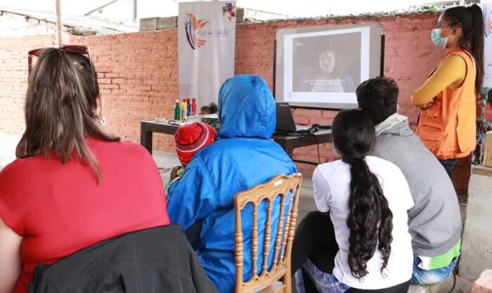 Un taller sobre promoción de derechos, en Ibarra, de la Fundación Alas de Colibrí. El centro no ha recibido recursos del MIES por nueve meses. Foto: cortesía Fundación Alas de Colibrí