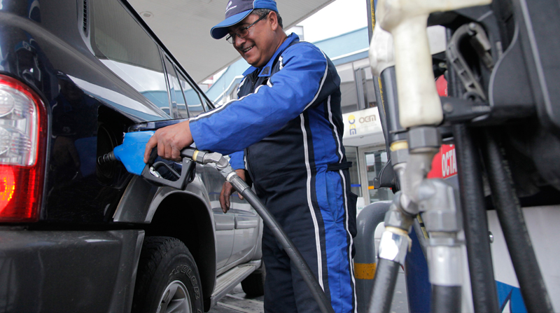Desde este sábado 12 de marzo del 2022, el precio base de la gasolina súper será de USD 3,98.