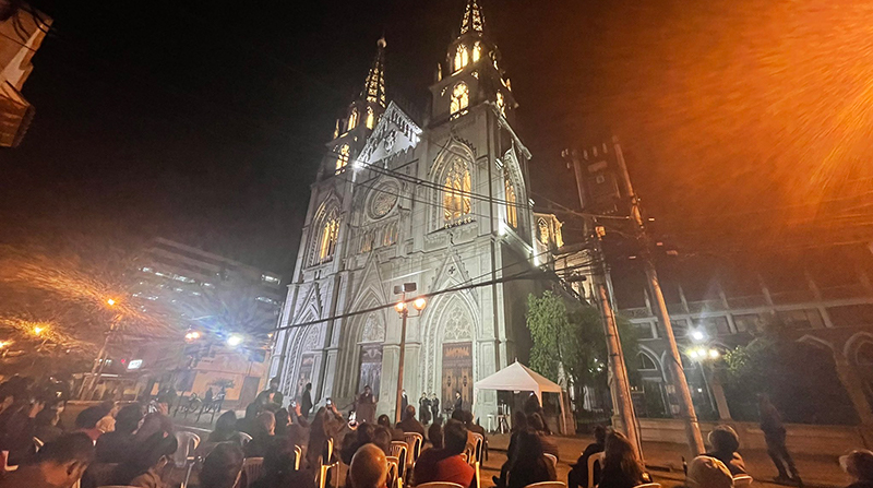 El estilo arquitectónico de la Iglesia Santa Teresita responde al historicismo neogótico. Foto: Twitter @PatrimonioQuito