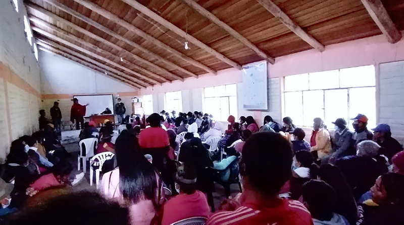 En la comunidad de San Agustín de Cajas, en Imbabura, se realizó el fin de semana una asamblea en los que se analizó temas de interés nacional. Foto: FICI