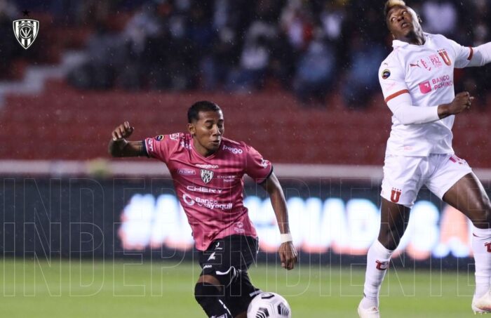 Liga de Quito e Independiente del Valle se miden en el Rodrigo Paz. Foto: Independiente