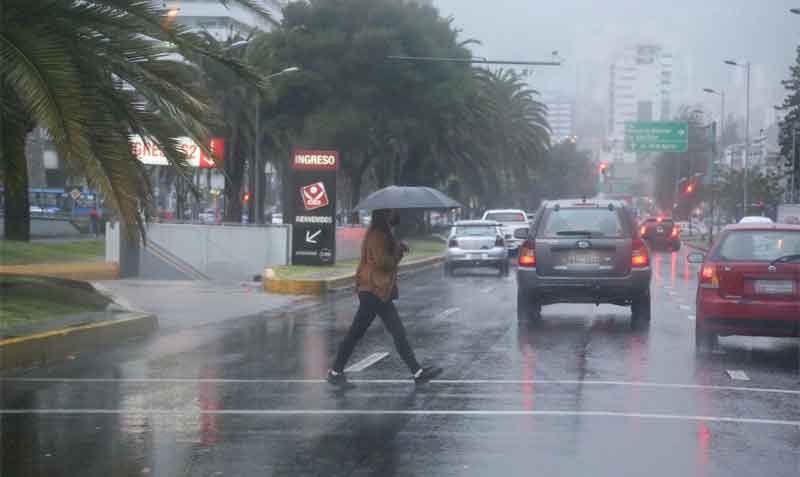 En el norte, centro y sur de Quito, y en los valles se registraron fuertes precipitaciones este 11 de octubre del 2021. Foto: Diego Pallero / EL COMERCIO