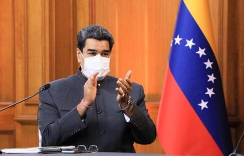 Nicolás Maduro dijo en un tuit que "el imperio español asesinó, desterró y esclavizó a millones de habitantes de los pueblos indígenas". Foto. Tomado de Agencia Europa Press