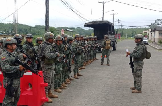 Militares ejecutaron operaciones de control de armas, municiones y explosivos en San Lorenzo, Esmeraldas. Foto: Cortesía