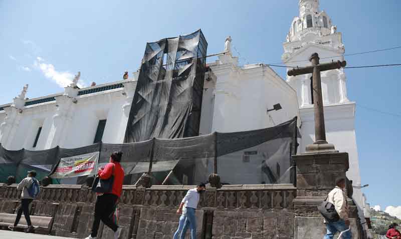 En la Catedral Metropolitana, en plena Plaza Grande, actualmente se ejecutan obras de restauración, como parte de las intervenciones. Foto: Diego Pallero / EL COMERCIO