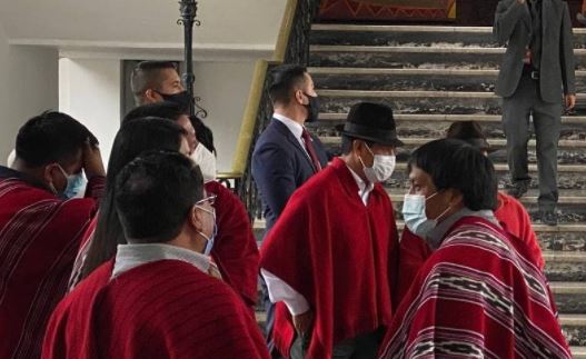 Líderes indígenas en el Palacio de Carondelet previo a su reunión con el presidente Guillermo Lasso. Foto: Patricio Terán / EL COMERCIO