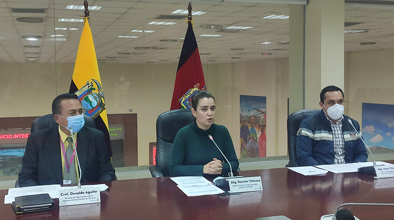 Daniela Valarezo, secretaria de Seguridad de Quito, habló sobre las acciones que realizarán las autoridades durante el feriado en la capital. Foto: Ivonne Mantilla / EL COMERCIO
