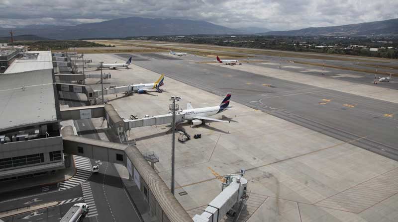 El nuevo formato se aplica en el Aeropuerto Internacional Mariscal Sucre de Quito y otros tres aeropuertos del país. Foto: Archivo / EL COMERCIO