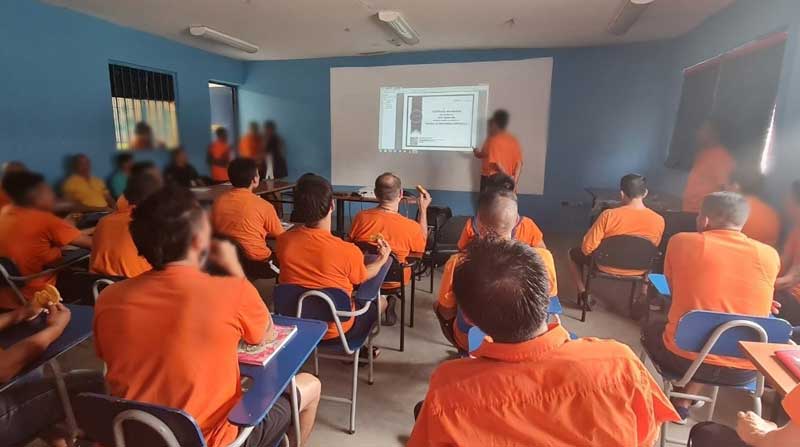 Un grupo de prisioneros de la ciudad de Guayaquil asistió a una capacitación educativa a inicios de este mes. Foto: Cortesía