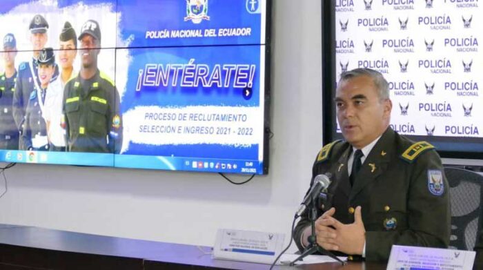 Patricio Sarabia, director de Educación de la Policía, informó sobre el proceso de reclutamiento. Foto: Cortesía Policía Nacional