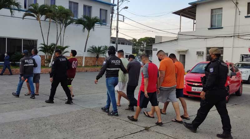 El fin de semana último, la Policía desarticuló una banda delictiva que se dedicaba al asalto de personas en Guayaquil. Foto: Cortesía