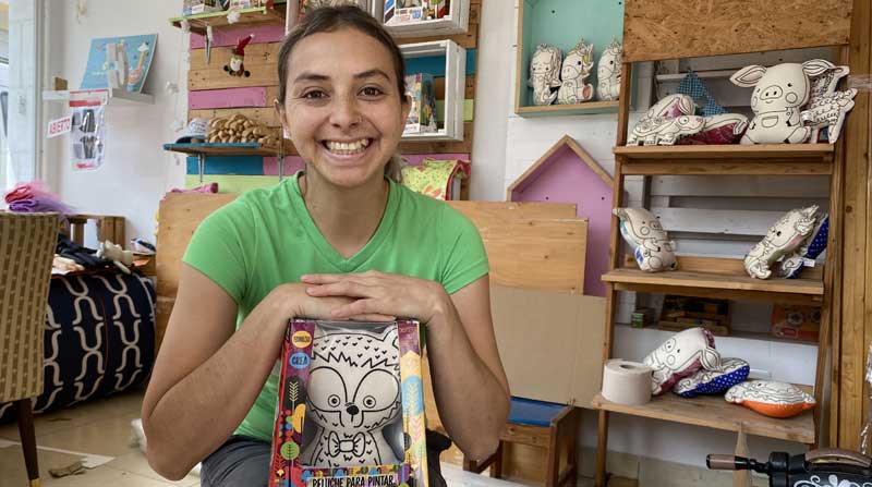 Sofía Silva es la creadora de la tienda Colorín, un emprendimiento dedicado a estimular la creatividad de los niños. Foto: Patricio Terán / EL COMERCIO