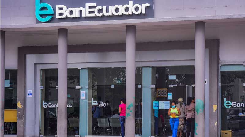 BanEcuador es uno de los bancos públicos y se especializa en otorgar créditos a los pequeños productores. Foto: Enrique Pesantes / EL COMERCIO